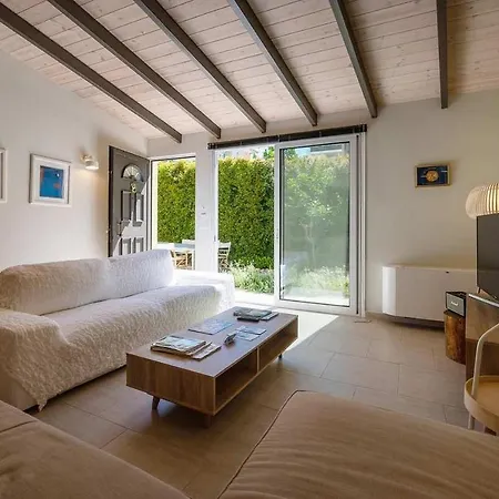 Linas - Mediterranean Villa Kalamata