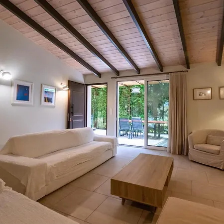 Linas - Mediterranean Villa Kalamata