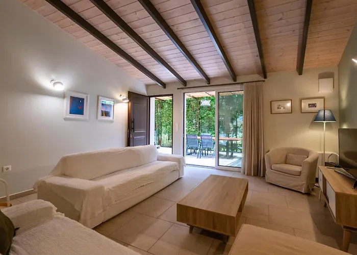 Linas - Mediterranean Villa Calamata